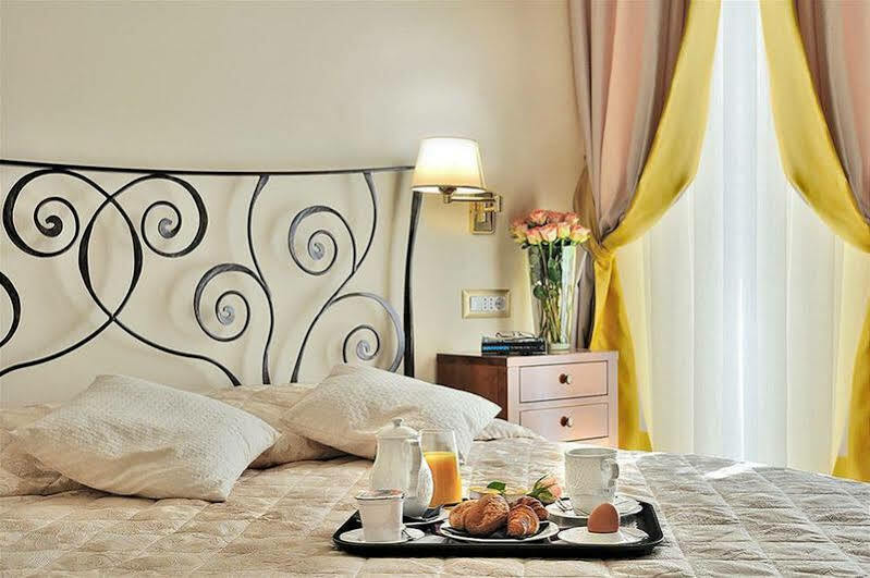 Le Clarisse Pantheon 3* Rom